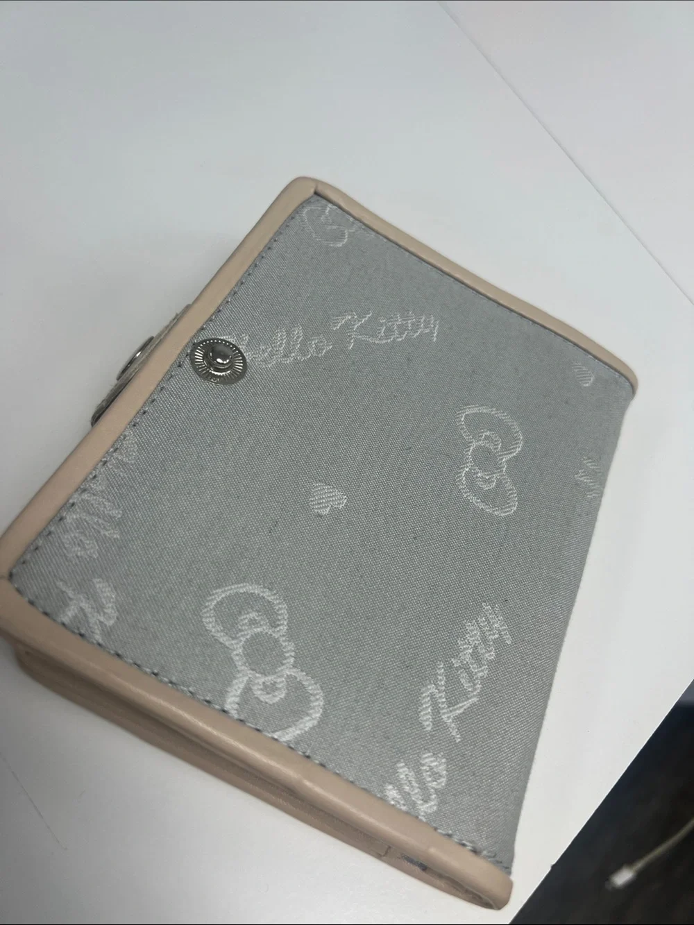 Hello Kitty compact hello